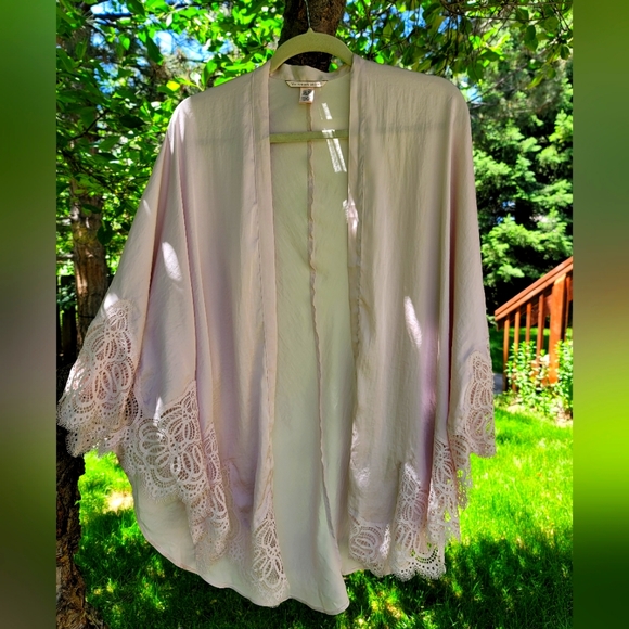 Victoria's Secret Other - Pretty Blush Pink Victoria's Secret Kimono Robe